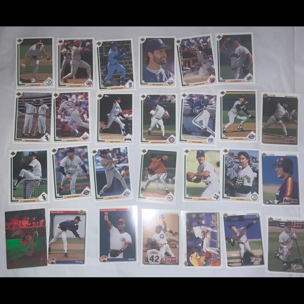 Bundle of Baseball Cards Lot 407